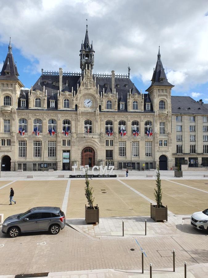 Studio De L'Hotel De Ville Charleville-Mezieres Exterior photo